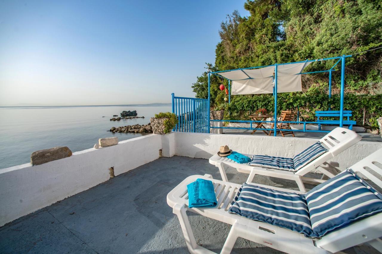 Agistri By The Sea Apartment Perama  Bagian luar foto